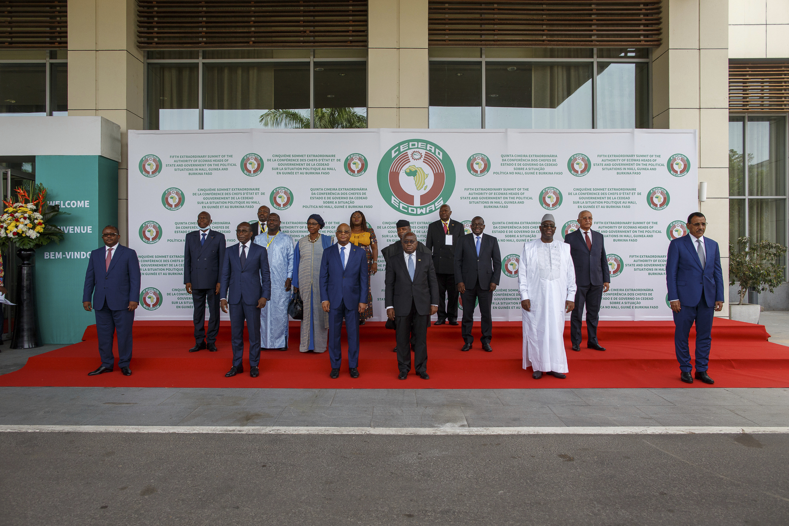 قادة غرب إفريقيا يعقدون قمة حول مالي