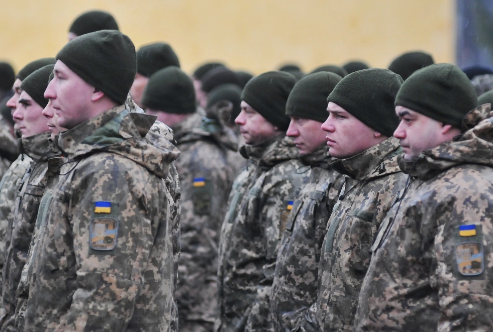 نصفهم من كبار الضباط.. استسلام 61 عسكريا أوكرانيا للقوات الروسية
