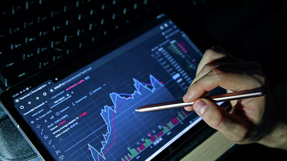 بورصة موسكو والروبل الروسي يصعدان إلى مستوى قياسي في نحو 5 أسابيع