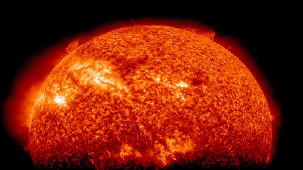 فيديو يوضّح توهجا قويا للغاية يندلع من شمسنا!