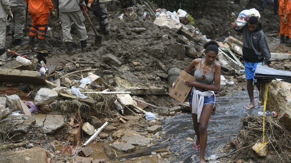 بينهم 8 أطفال.. مقتل 14 شخصا على الأقل جراء أمطار غزيرة في البرازيل (فيديو)