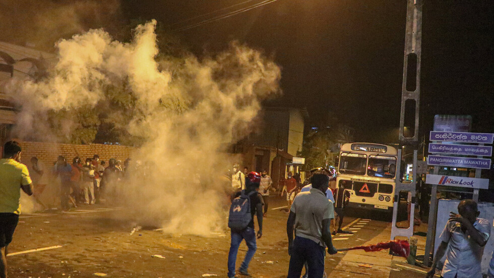 بعد أن اجتاحتها الاحتجاجات.. الهند تنفي إرسال قوات إلى سريلانكا