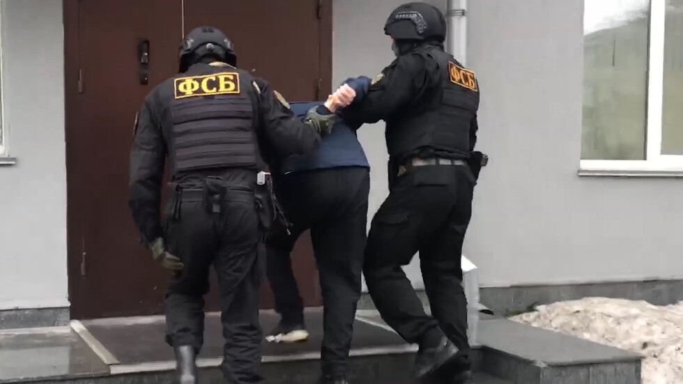 اعتقال أحد أنصار النازيين الجدد الأوكرانيين وفي حيازته متفجرات في شبه جزيرة القرم