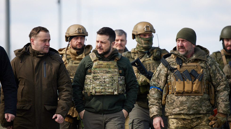 زيلينسكي يوقع مرسوما حول تشكيل وفد للتفاوض مع روسيا حول الضمانات الأمنية