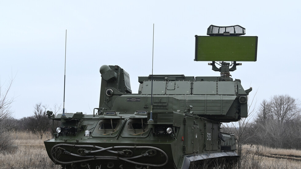 "تور" الروسية تسقط "بيرقدار" التركية في أوكرانيا (فيديو)