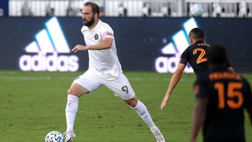 هيغواين "يكذب" تصريحات والده