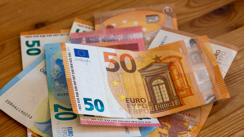 إيران تعلن شروط جديدة لحصول المستثمرين الأجانب على إقامة