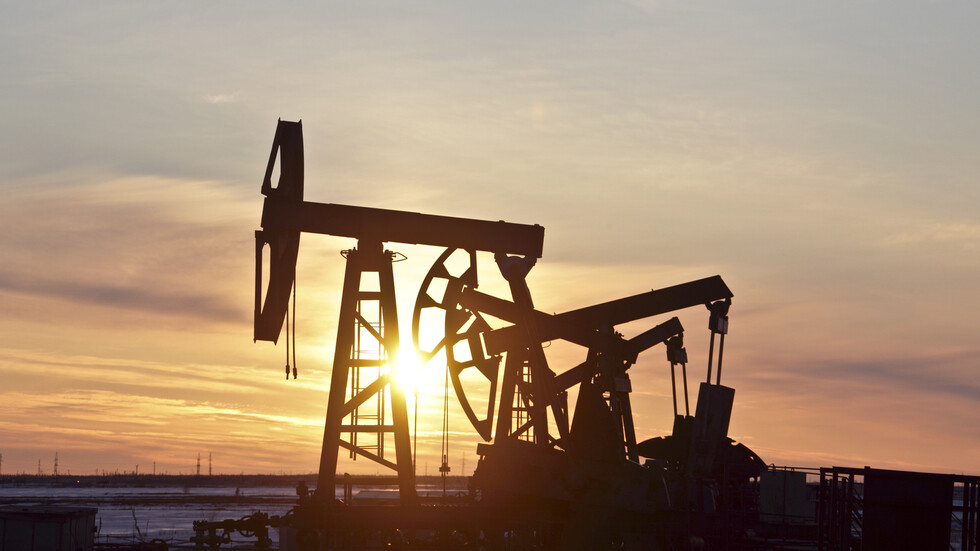 رئيس المجلس الأوروبي يرجح احتمال فرض عقوبات على النفط والغاز من روسيا