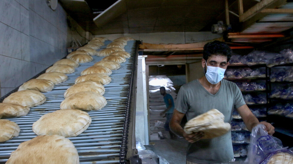 لبنان.. أزمة خبز تلوح في الأفق إثر توقف عدد من المطاحن عن العمل