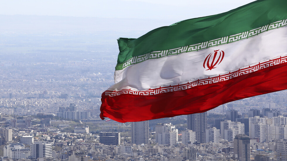 علماء أهل السنة في إيران يصدرون بيانات بخصوص حادثة الطعن في مشهد