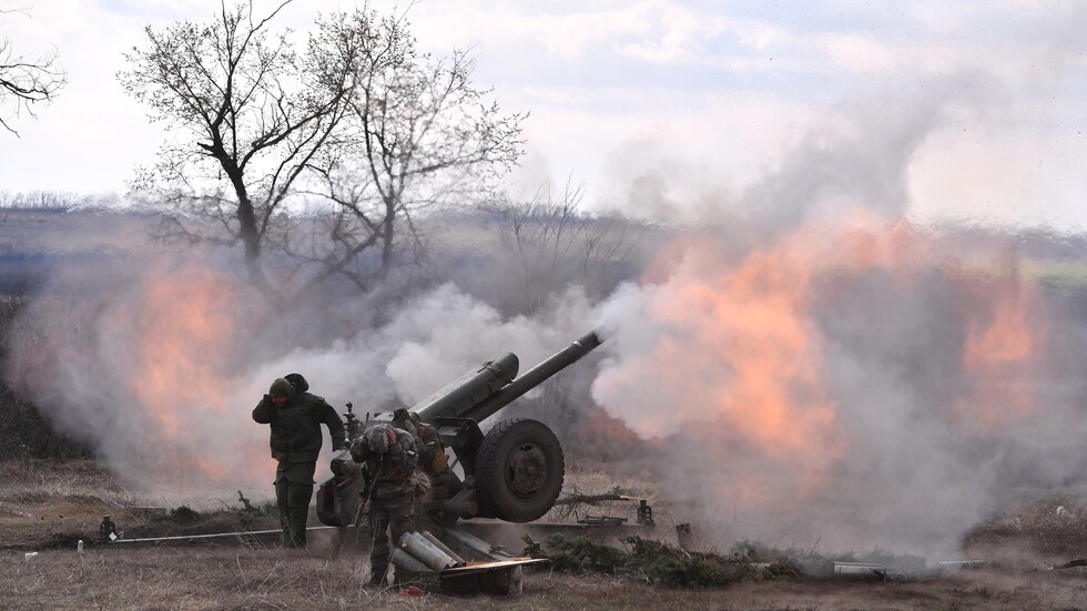 القوميون المتطرفون في أوكرانيا يدمرون مرافق الصناعة الكيميائية في مدينة روبيجنايا