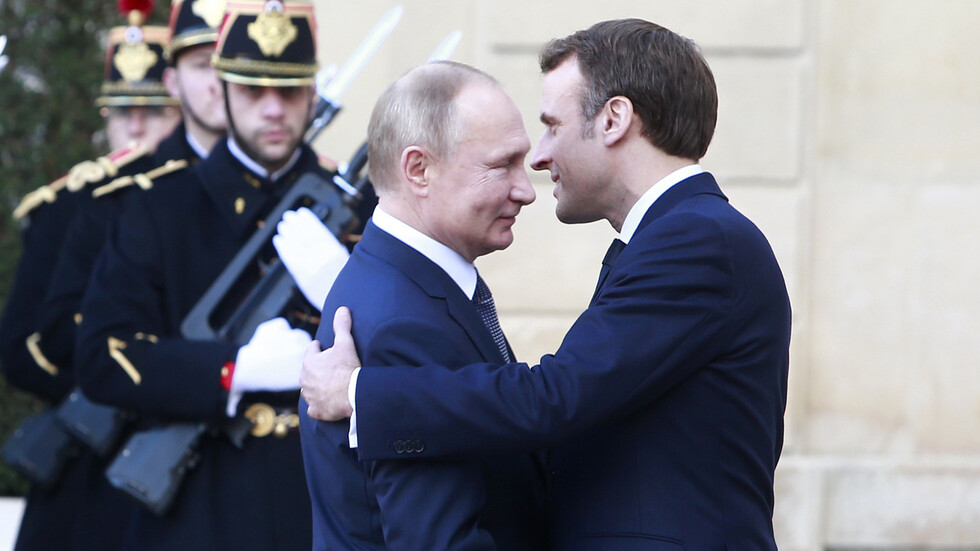 الكرملين: روسيا تثمن الحوار بين بوتين وماكرون لكن قطع العلاقات مع الغرب ليس مستبعدا