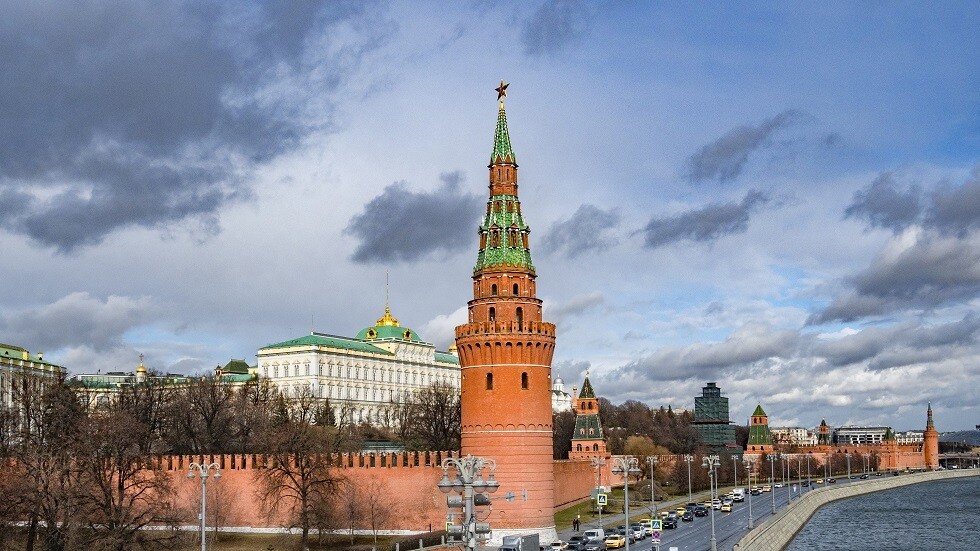 محلل فرنسي يفضح رغبة الغرب في تدمير روسيا بيولوجيا