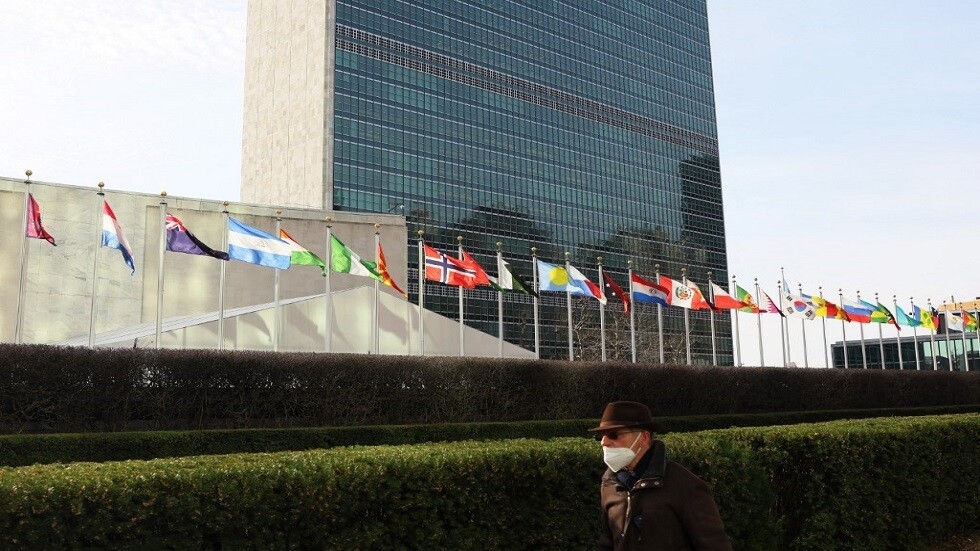 من عارض ومن أيد ومن صمت؟.. هكذا صوت العرب على تعليق عضوية روسيا في مجلس حقوق الإنسان