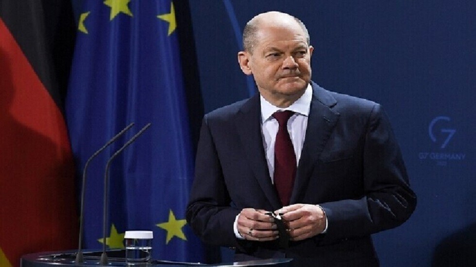 شولتس: الانتقادات الموجهة لماكرون على اتصالاته مع بوتين مجحفة