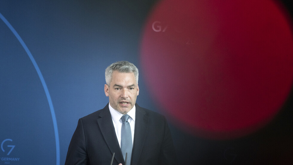 المستشار النمساوي يبحث مع زيلينسكي في كييف تشديد العقوبات ضد روسيا