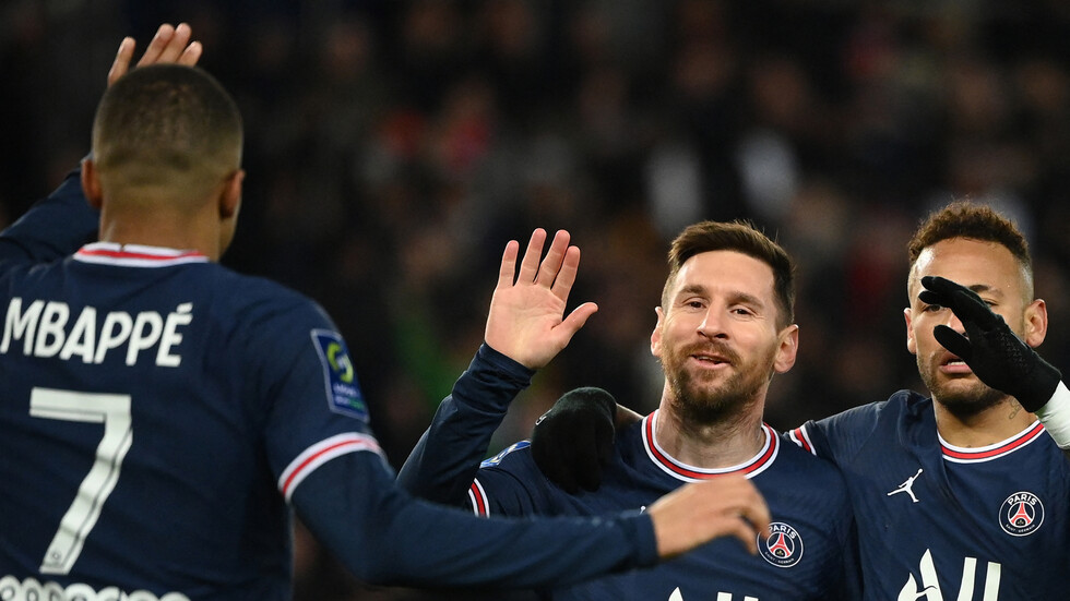 بدون هز الشباك.. هاتريك استثنائي لميسي في الدوري الفرنسي