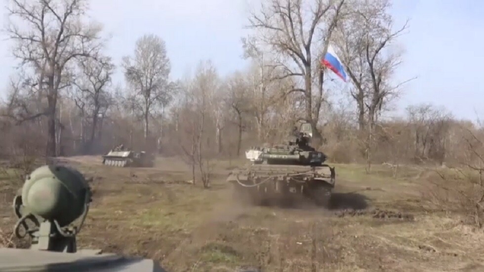 الدفاع الروسية: القوات الأوكرانية تركت دبابات جديدة بعد معركة في منطقة خاركوف