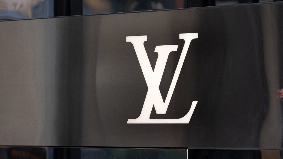 Louis Vuitton متّهمة بـ "سرقة" البيانات البيومترية لزبائنها!