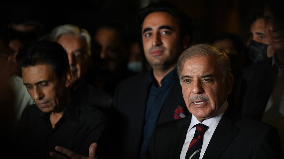 رئيس الوزراء الباكستاني المنتخب: نريد علاقات جيدة مع الهند