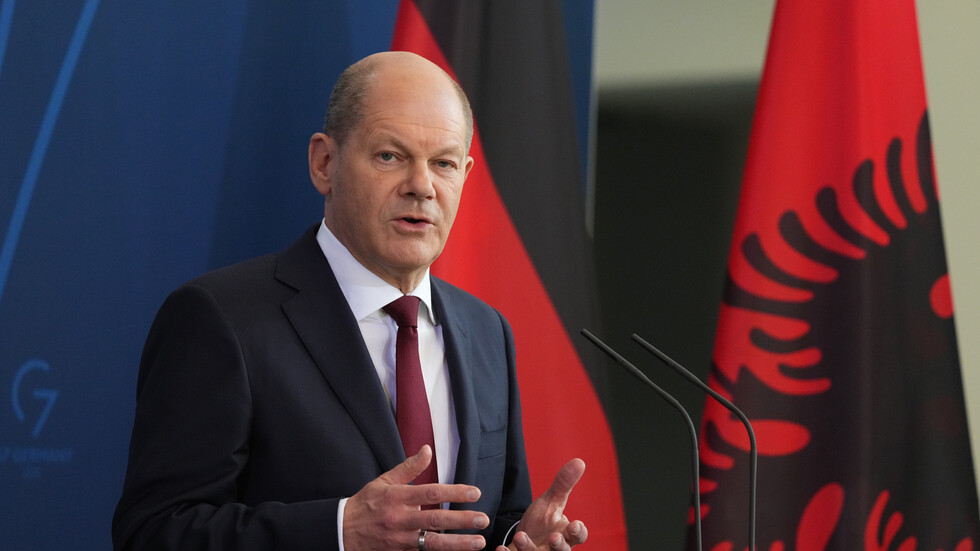 شولتز يدعو بوتين لوقف إطلاق النار في أوكرانيا