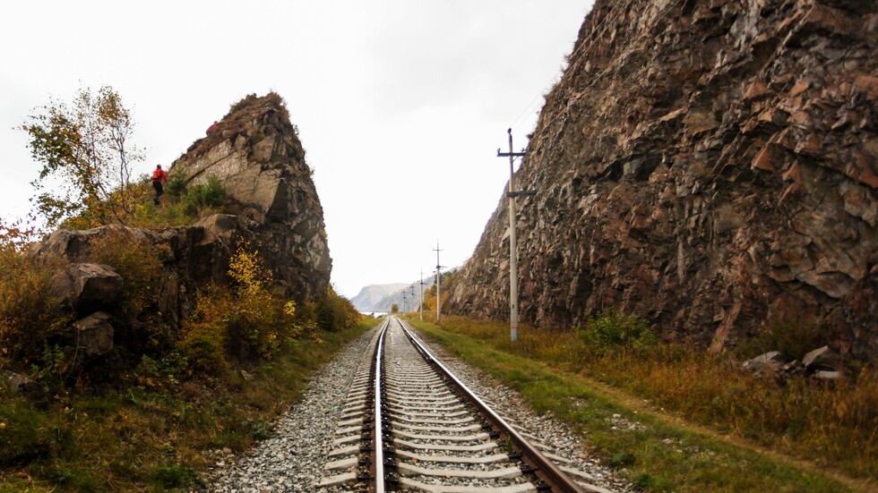 مسؤول: تدمير خطوط السكك الحديدية في منطقة بيلغورود المجاورة لأوكرانيا ولا إصابات