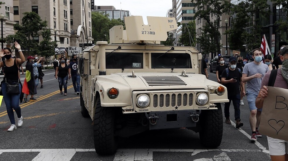 صحيفة: الولايات المتحدة تخطط لتسليم مدافع الهاوتزر إلى أوكرانيا