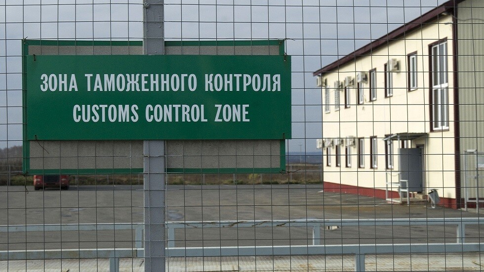 سلطات محلية: تعرض معبر حدودي في قرية روسية متاخمة لأوكرانيا لإطلاق نار