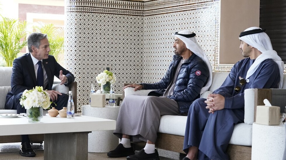 "أكسيوس": بلينكن اعتذر لولي عهد أبو ظبي عن تأخر بلاده في إدانة الهجمات الحوثية