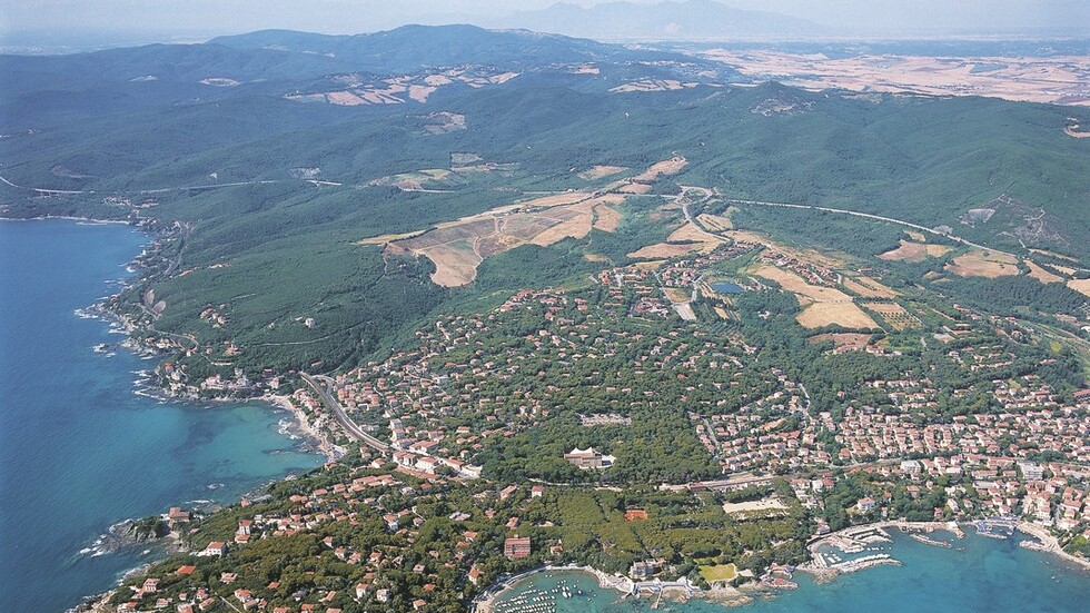 وسائل إعلام: إلقاء زجاجة مولوتوف على قصر رجل أعمال روسي في إيطاليا