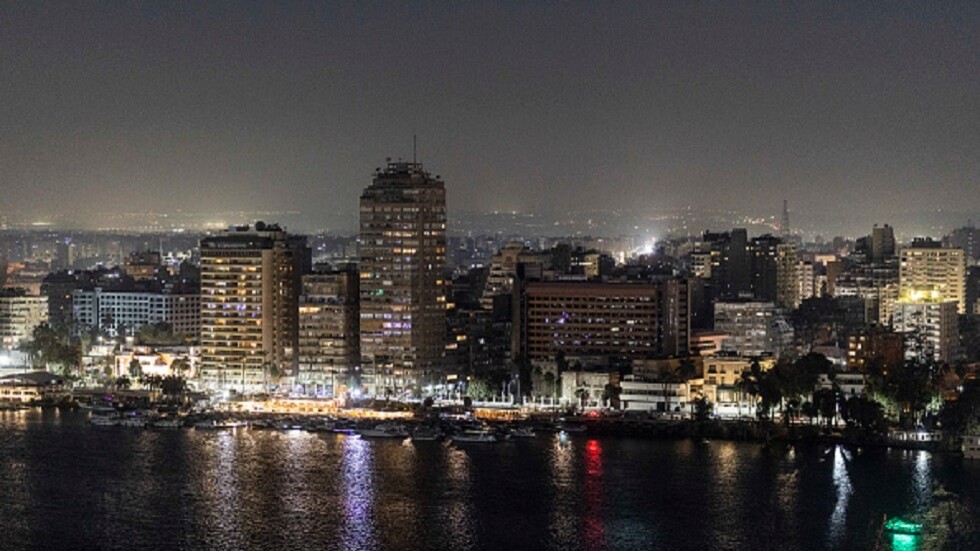 مصر.. اندلاع حريق هائل في القاهرة (صور + فيديو)