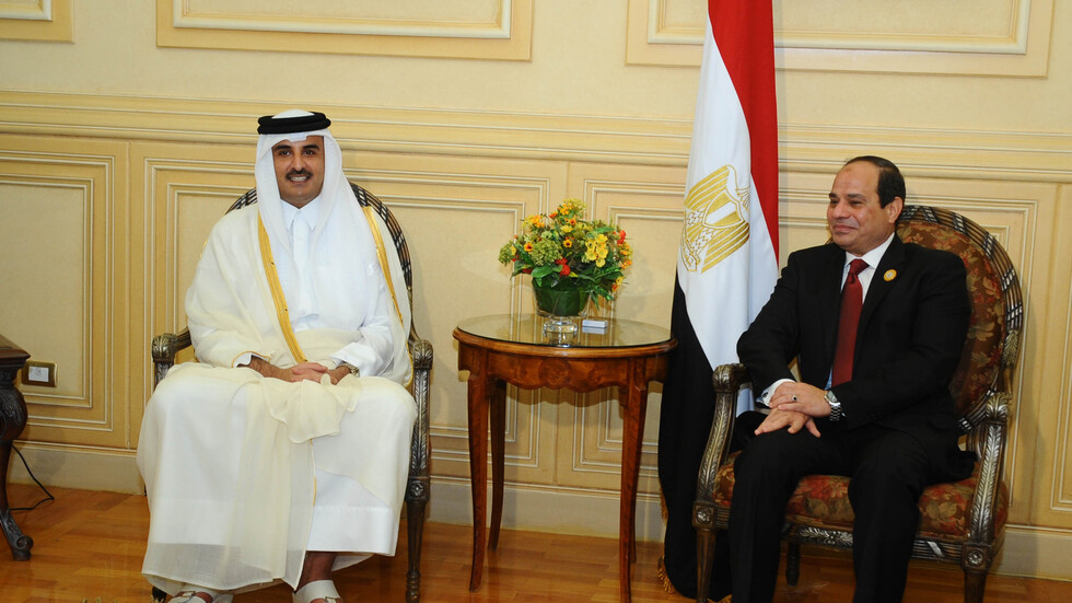 أمير قطر يعزي الرئيس المصري