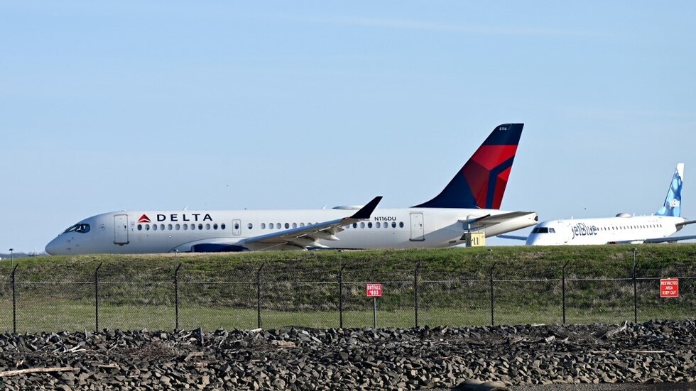 شركة طيران "دلتا" الأمريكية تخسر 940 مليون دولار في الربع الأول من العام
