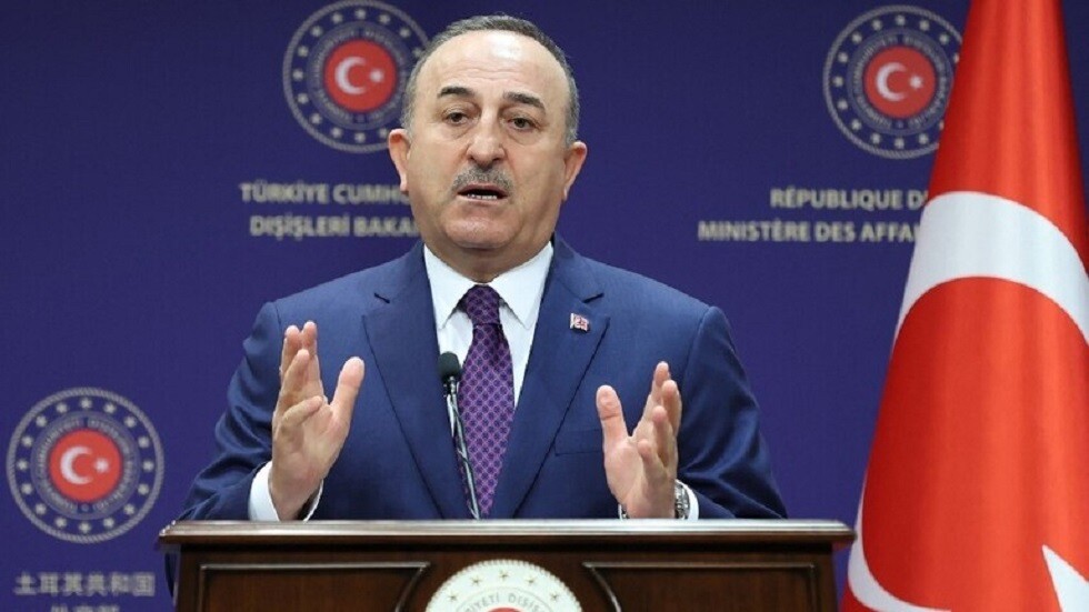 تشاووش أوغلو: نسعى لتنظيم لقاء بين بوتين وزيلينسكي واللقاء ليس بعيدا