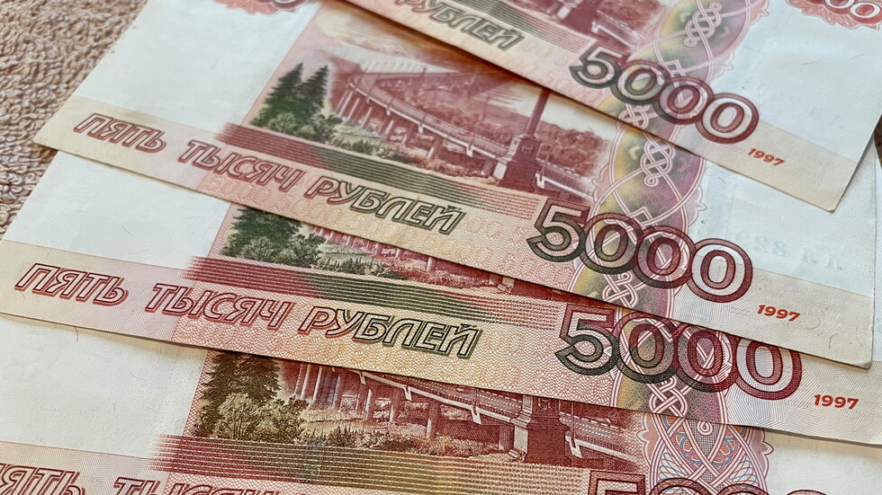 كيف تغيرت احتياطيات روسيا من الذهب والنقد الأجنبي بعد فرض الغرب العقوبات؟