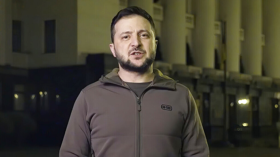 زيلينسكي: 44 ألف جندي أوكراني متواجد اليوم في دونباس