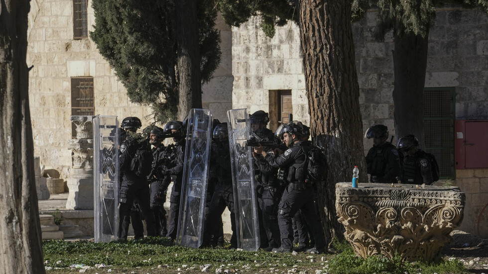 الخارجية الفلسطينية تشن هجوما على لابيد ردا على كلامه عن "حرية العبادة في القدس"