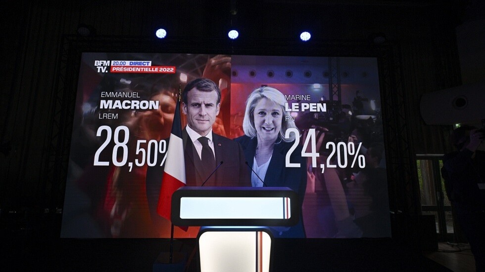 فرنسا.. جدل بين ماكرون ولوبان بشأن حظر الحجاب