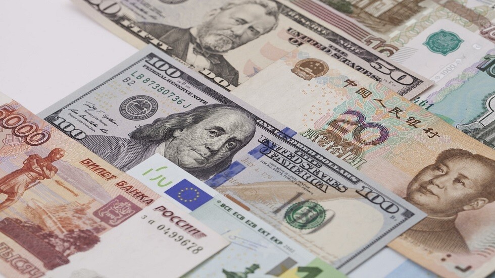 المركزي الروسي يسمح مجددا ببيع العملات الأجنبية للمواطنين ابتداء من 18 أبريل