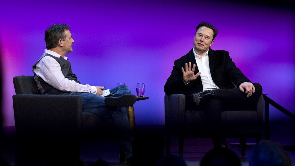 إيلون ماسك.. أغنى رجل في العالم لا يمتلك منزلا