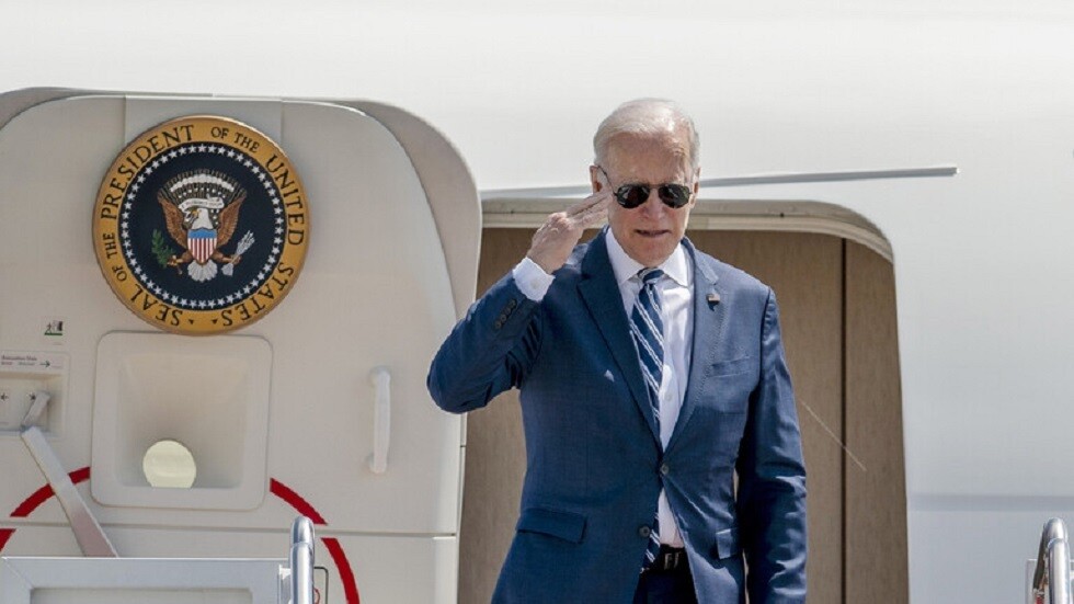 صحيفة صينية تجد تفسيرا لتغيير بايدن رأيه بشأن زيارته لأوكرانيا