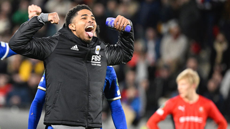 مدافع ليستر سيتي يحرج لاعبا إسرائيليا (صورة)