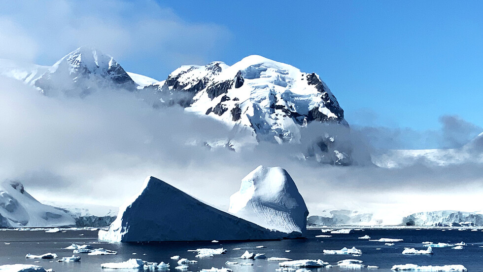 تحقيق اختراق علمي في أنتاركتيكا باكتشاف 
