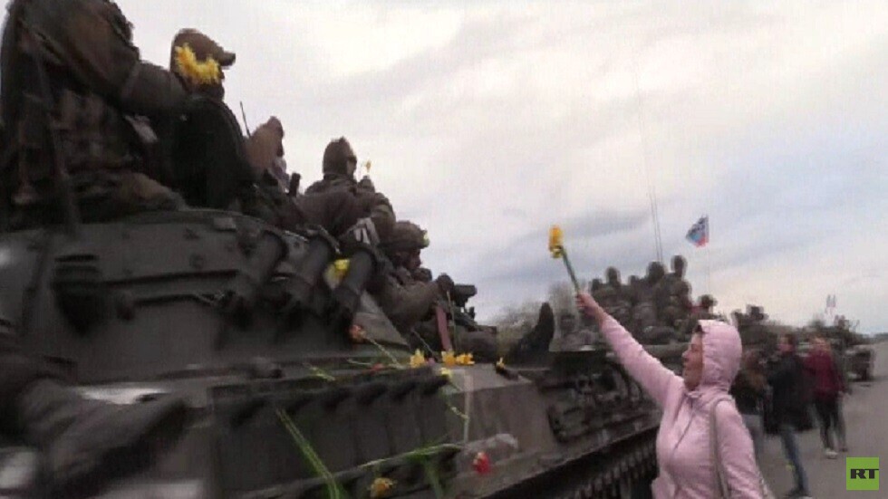 رتل دبابات "سومالي" يغادر مدينة ماريوبول