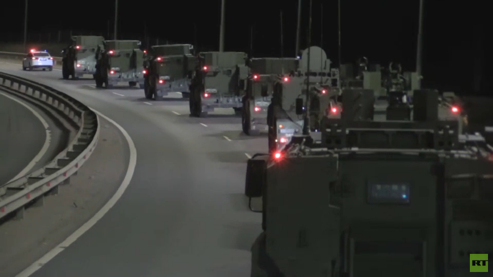 بالفيديو.. معدات عسكرية في شوارع موسكو استعدادا للمشاركة في عرض النصر