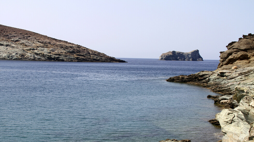 اليونان تفرج عن ناقلة روسية محتجزة