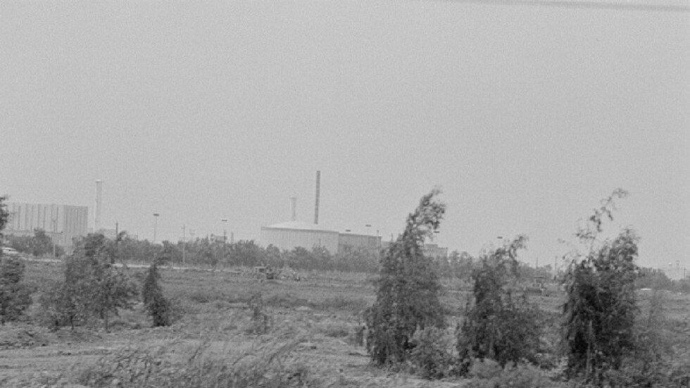 تم بأقل من دقيقتين.. قناة عبرية تكشف تفاصيل الهجوم على المفاعل النووي العراقي خلال حكم صدام حسين