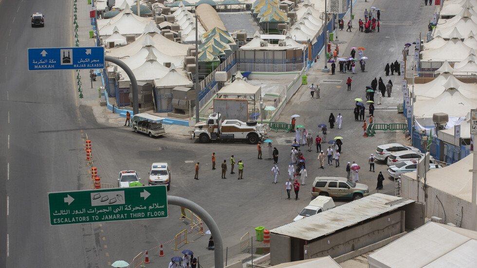 الخارجية المصرية تعلن وفاة 3 مصريين في السعودية وتوضح حالة اللبس بحادث المعتمرين