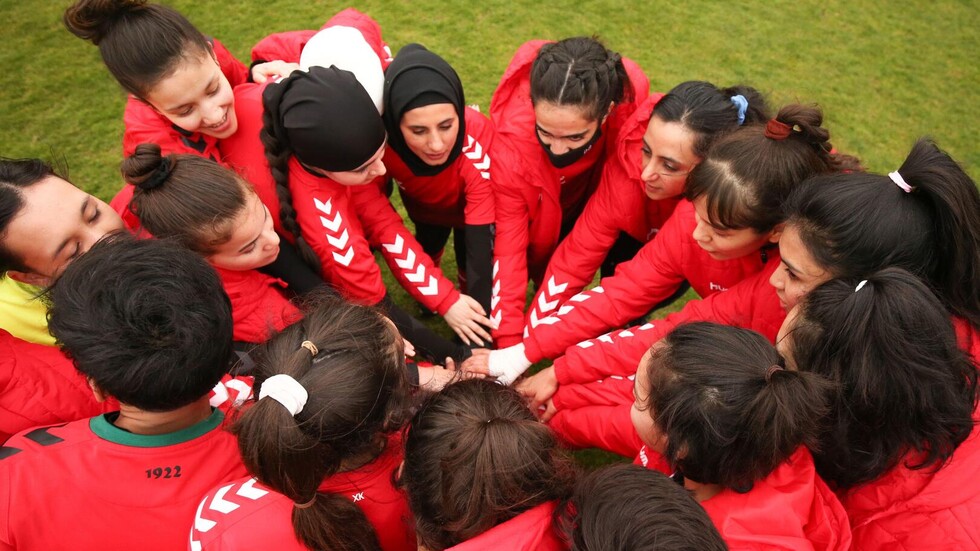 منتخب كرة القدم النسائي الأفغاني يلعب أولى مبارياته بأستراليا