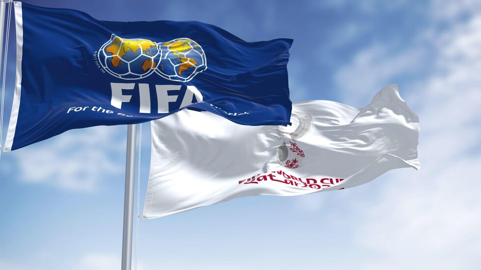 "الفيفا" يعاقب الجزائر